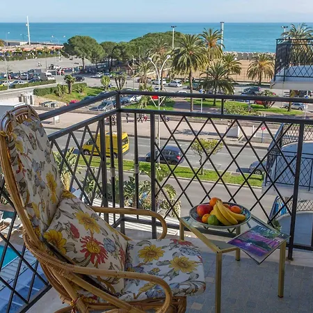 Apartmán Beau 2p Climatise Avec Terrasse - Fr-1-196-160 *