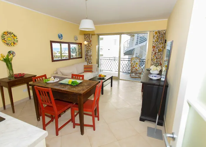 Beau 2p Climatise Avec Terrasse - Fr-1-196-160