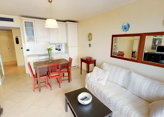 Апартаменти Beau 2p Climatise Avec Terrasse - Fr-1-196-160 *